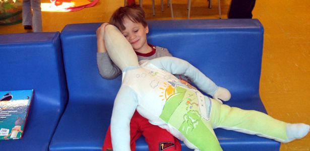 Il piccolo Mouck sussurra ai bambini le sue storie